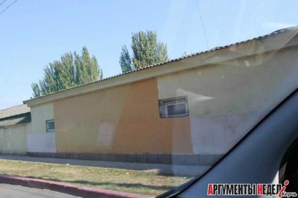 Керченские коммунальщики избавляются от Путина Керченские коммунальщики избавляются от Путина