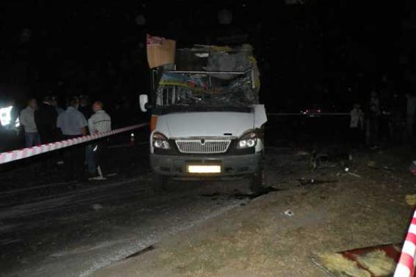 В Николаеве столкнулись маршрутка и грузовик: двое погибших и 20 пострадавших В Николаеве столкнулись маршрутка и грузовик: двое погибших и 20 пострадавших