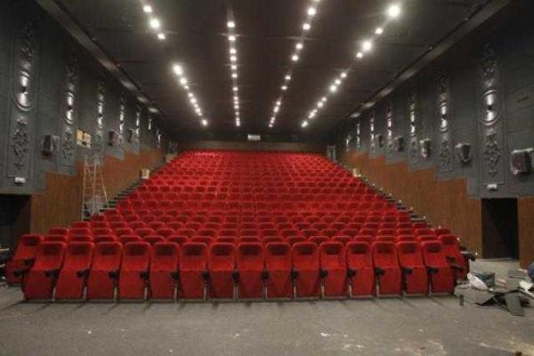 Жителям столицы удалось спасти кинотеатр «Жовтень», сегодня - открытие Жителям столицы удалось спасти кинотеатр «Жовтень», сегодня - открытие