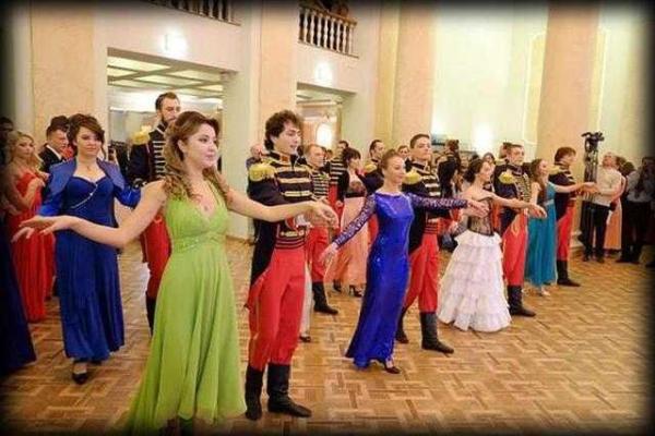 В оккупированном Донецке состоялся «бал» для «ДНРовской аристократии» В оккупированном Донецке состоялся «бал» для «ДНРовской аристократии»