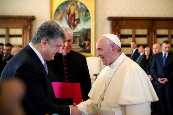 Президент Украины Петр Порошенко встретился с Папой Франциском Президент Украины Петр Порошенко встретился с Папой Франциском