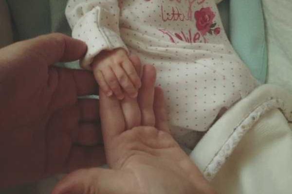 Николаев и Проскурякова отпраздновали месяц со дня рождения малышки