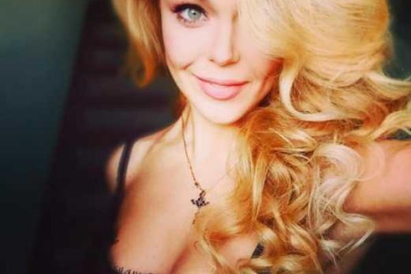 Алина Гросу стала двойником Тины Кароль