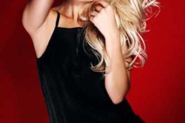 Алина Гросу стала двойником Тины Кароль