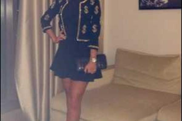 Жена Тайсона Фьюри будет болеть за мужа в короткой юбке