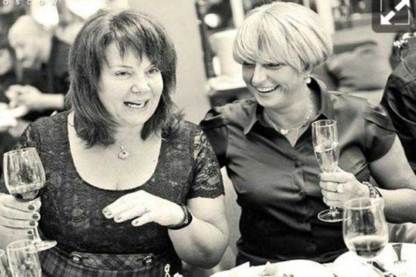 Ольга Бузова одинаково любит маму и свекровь