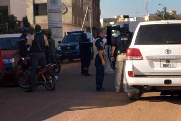 Появились фото и видео с места захвата отеля Radisson в Мали