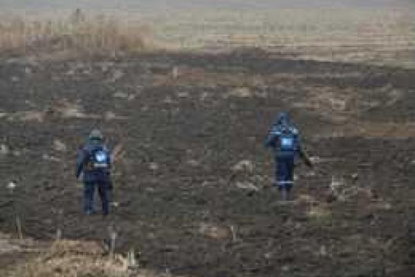 Пиротехники разминируют газопровод вблизи Марьинки и Красногоровки. Видео Пиротехники разминируют газопровод вблизи Марьинки и Красногоровки. Видео