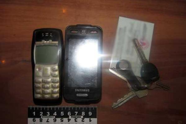 На Донетчине в квартире многоэтажки найдены мертвыми мать и сын На Донетчине в квартире многоэтажки найдены мертвыми мать и сын