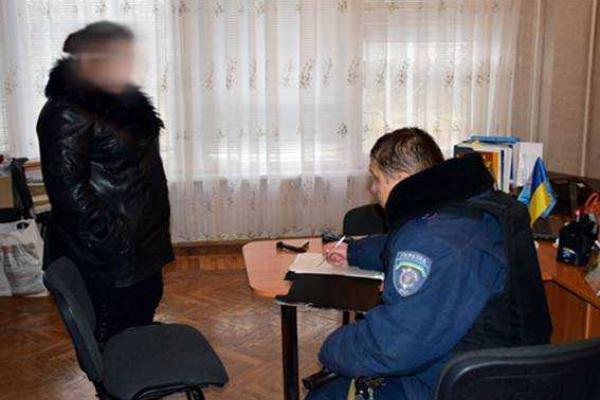 Мариупольский школьник принес на уроки пистолет Мариупольский школьник принес на уроки пистолет