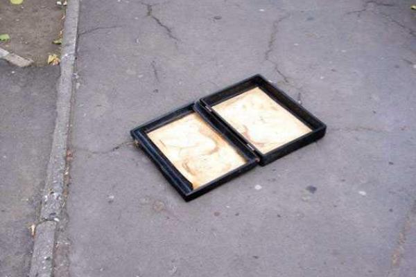 В Мариуполе из-за странного чемодана пришлось эвакуировать персонал больницы В Мариуполе из-за странного чемодана пришлось эвакуировать персонал больницы