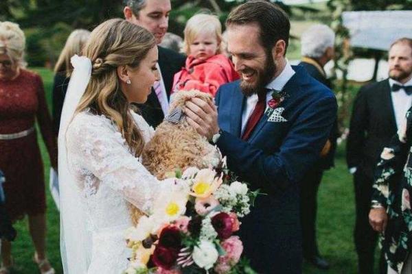 Интернет покорила самая сказочная свадебная фотография