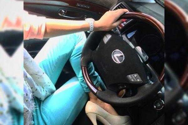 Омбудсмен "ДНР" Морозова ездит на Гоа и делает селфи в туалете