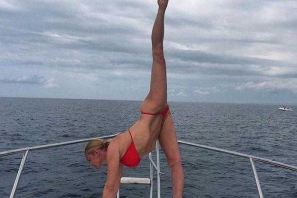 Волочкова показала фото своего самого откровенного шпагата