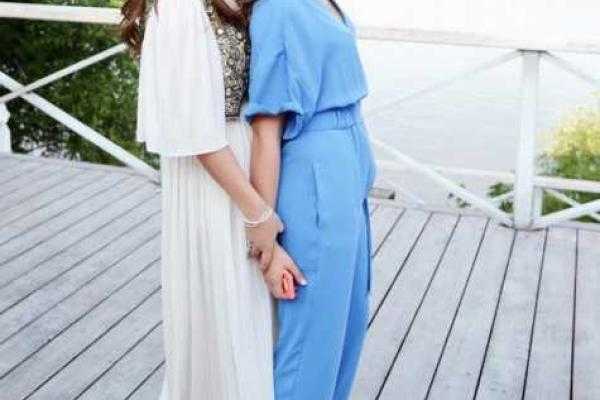 Дочь Маликова показала снимок со своей мамой Дочь Маликова показала снимок со своей мамой