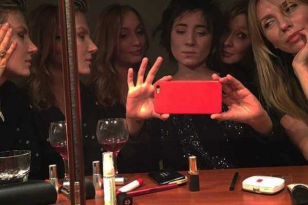 В сети появилось селфи Земфиры, фанаты в восторге