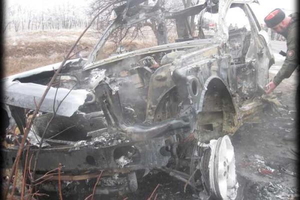 Обнародованы ранее засекреченные фотографии взорванной машина Дремова Обнародованы ранее засекреченные фотографии взорванной машина Дремова