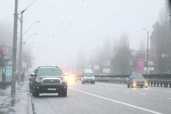 Водитель Кличко набросился на журналистов с требованием стереть кадры, где он нарушает ПДД