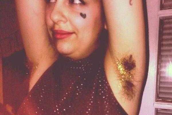 Стилисты ввели новый бьюти-тренд – блёстки на подмышках Стилисты ввели новый бьюти-тренд – блёстки на подмышках