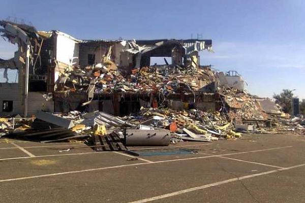 Восстановлению не подлежат: В сети появились фото некогда престижных автосалонов в Донецке Восстановлению не подлежат: В сети появились фото некогда престижных автосалонов в Донецке