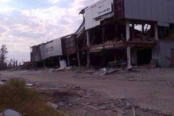 Восстановлению не подлежат: В сети появились фото некогда престижных автосалонов в Донецке Восстановлению не подлежат: В сети появились фото некогда престижных автосалонов в Донецке