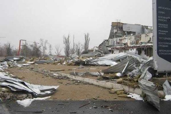 Восстановлению не подлежат: В сети появились фото некогда престижных автосалонов в Донецке Восстановлению не подлежат: В сети появились фото некогда престижных автосалонов в Донецке