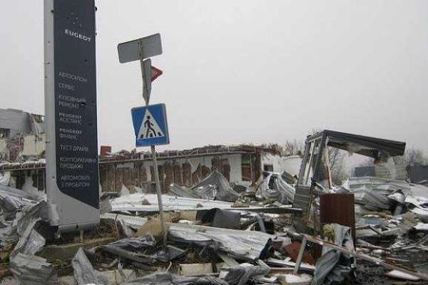 Восстановлению не подлежат: В сети появились фото некогда престижных автосалонов в Донецке Восстановлению не подлежат: В сети появились фото некогда престижных автосалонов в Донецке