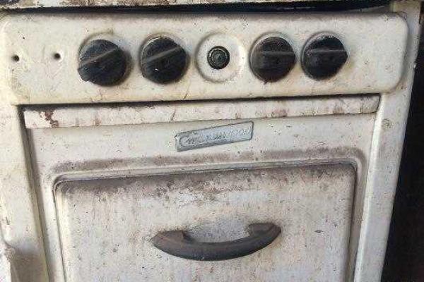 Здесь птицы не поют, деревья не растут...В селе Желобок осталось только 7 жителей Здесь птицы не поют, деревья не растут...В селе Желобок осталось только 7 жителей