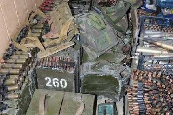 Крупную партию оружия и взрывчатки изъяли в Мариуполе Крупную партию оружия и взрывчатки изъяли в Мариуполе
