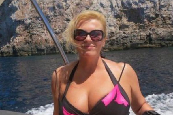 Пользователи соцсетей обсуждают откровенные фото президента Хорватии Пользователи соцсетей обсуждают откровенные фото президента Хорватии