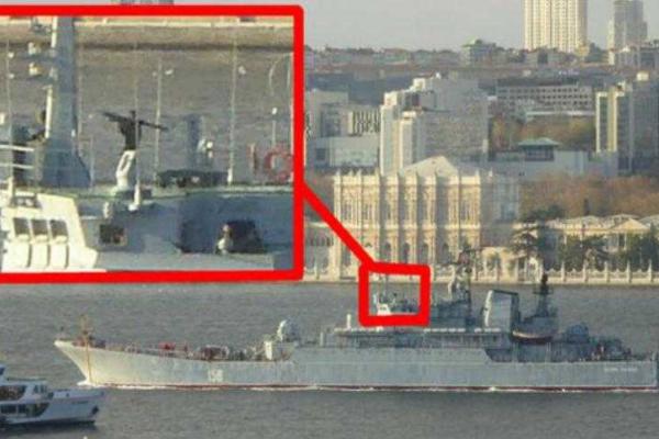 Турцию возмутило фото российского военного с ПЗРК посреди Босфора