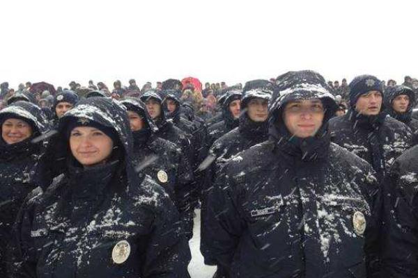 В Днепропетровске стартовала патрульная полиция В Днепропетровске стартовала патрульная полиция