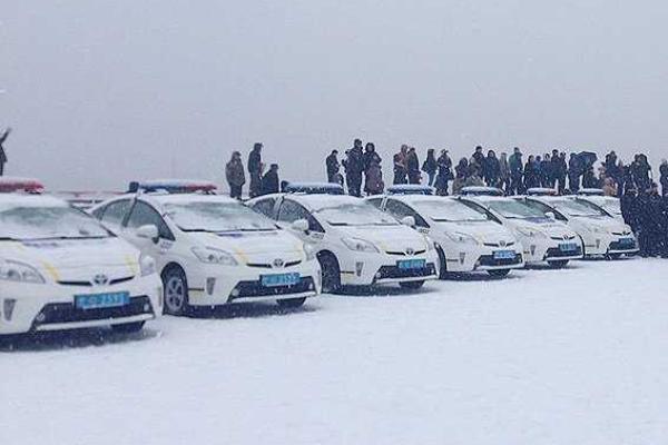 В Днепропетровске стартовала патрульная полиция В Днепропетровске стартовала патрульная полиция