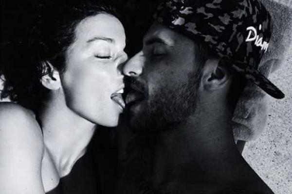 Аня Седокова показала эротическое селфи с любимым Аня Седокова показала эротическое селфи с любимым