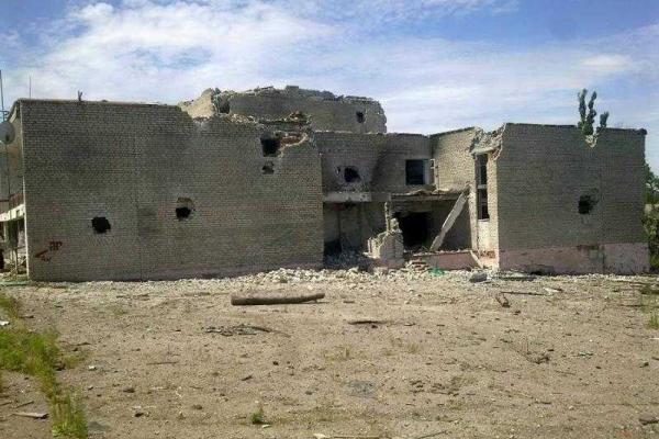 Некогда популярный курорт Широкино превратился в страшные руины Некогда популярный курорт Широкино превратился в страшные руины