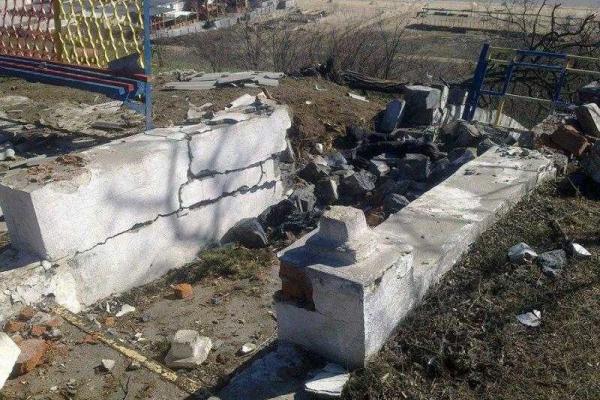 Некогда популярный курорт Широкино превратился в страшные руины Некогда популярный курорт Широкино превратился в страшные руины