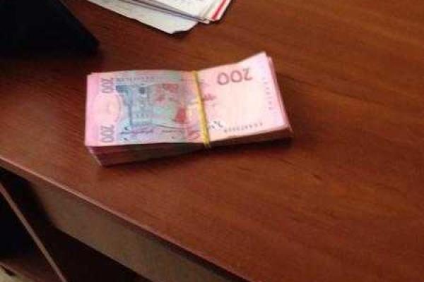Соратника Ляшко поймали на взятке в 15 тысяч гривен