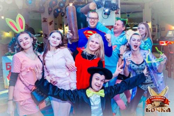 Захарченко не зря переживает "о нравственности": в Донецке прошла «пижамная вечеринка» с обнаженкой (18+) Захарченко не зря переживает "о нравственности": в Донецке прошла «пижамная вечеринка» с обнаженкой (18+)