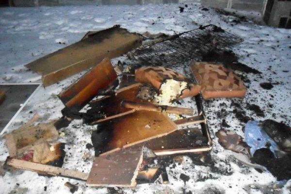 В Полтаве из-за пожара в многоэтажке эвакуировали 12 человек В Полтаве из-за пожара в многоэтажке эвакуировали 12 человек
