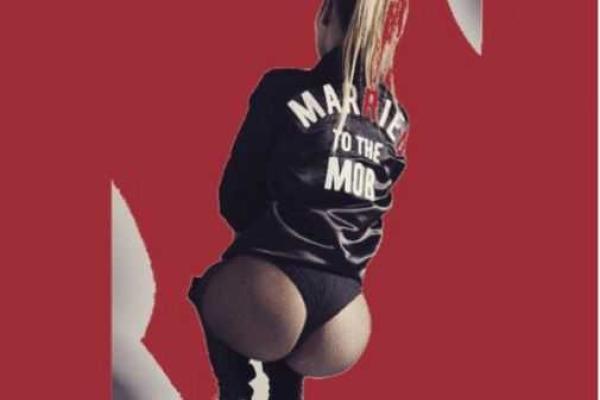 Дочь Валерии шокировала поклонников голыми ягодицами