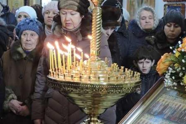 В Мариуполе почтили память погибших в микрорайоне Восточный В Мариуполе почтили память погибших в микрорайоне Восточный