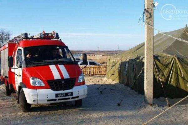 Несмотря на сильный мороз, желающих пересечь КПВВ под Мариуполем не уменьшается Несмотря на сильный мороз, желающих пересечь КПВВ под Мариуполем не уменьшается