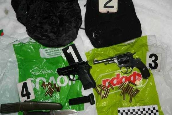 В Киеве полиция задержала мужчину, перевозившего оружие В Киеве полиция задержала мужчину, перевозившего оружие