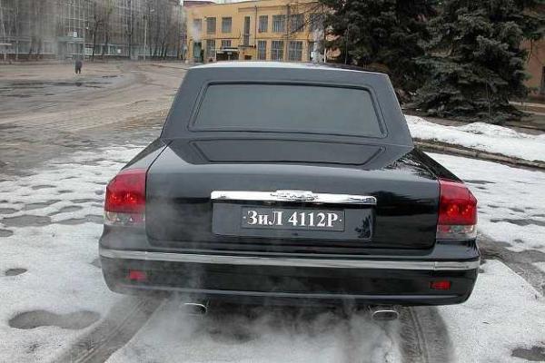 Кризис в России коснулся даже Путина: хозяин Кремля продает свой лимузин Кризис в России коснулся даже Путина: хозяин Кремля продает свой лимузин