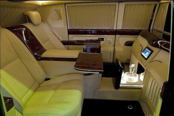 Кризис в России коснулся даже Путина: хозяин Кремля продает свой лимузин Кризис в России коснулся даже Путина: хозяин Кремля продает свой лимузин