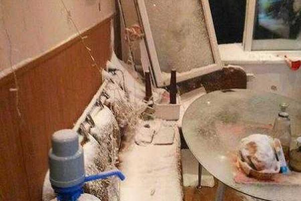 Под Мурманском сошла лавина: жилые дома завалило снегом