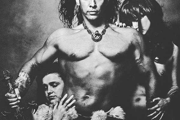 Наташа Королева поздравила Тарзана с профессиональным праздником