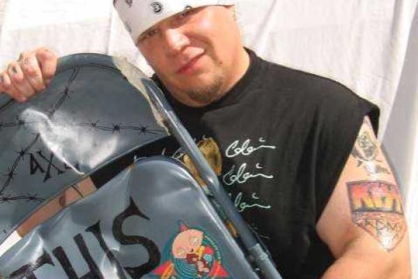 Звезда реслинга Аксель Роттен умер в "Макдоналдсе"