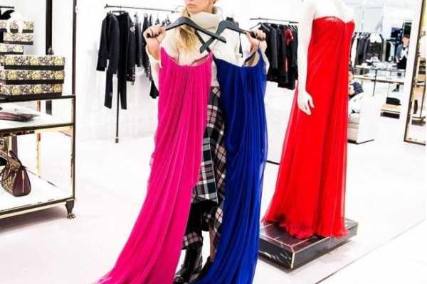 Вера Брежнева показала наряд ко Дню святого Валентина