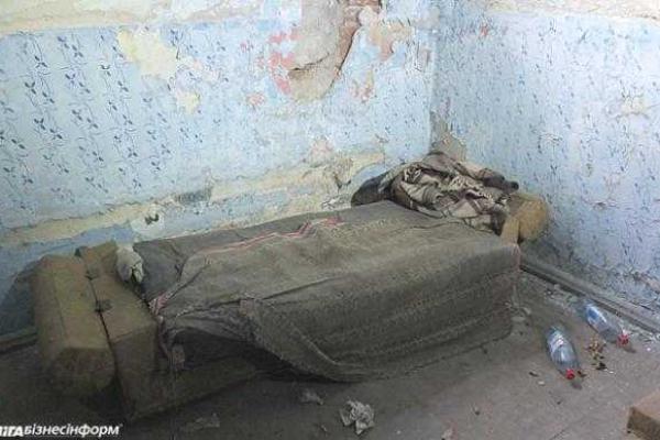 Узники НВФ в Дружковке рассказали шокирующие подробности о пыточной боевиков «ДНР» Узники НВФ в Дружковке рассказали шокирующие подробности о пыточной боевиков «ДНР»